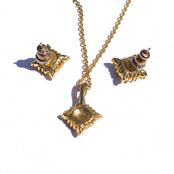 Vintage Emerald Green & Rhinestone Flower Pendant Necklace & Stud Earrings Set - Picture 7 of 8